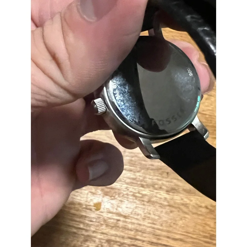 Fossil ES-2717 Silver Tone White Dial Black Leather Strap Watch 5ATM